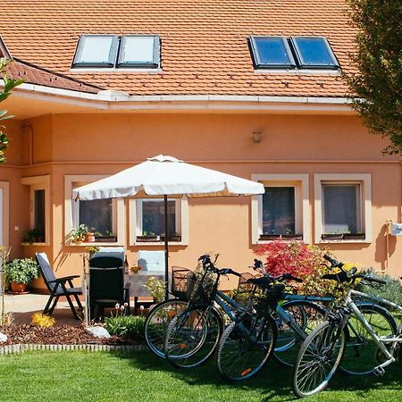 Teubel Apartman 2 Szekesfehervar Exterior photo
