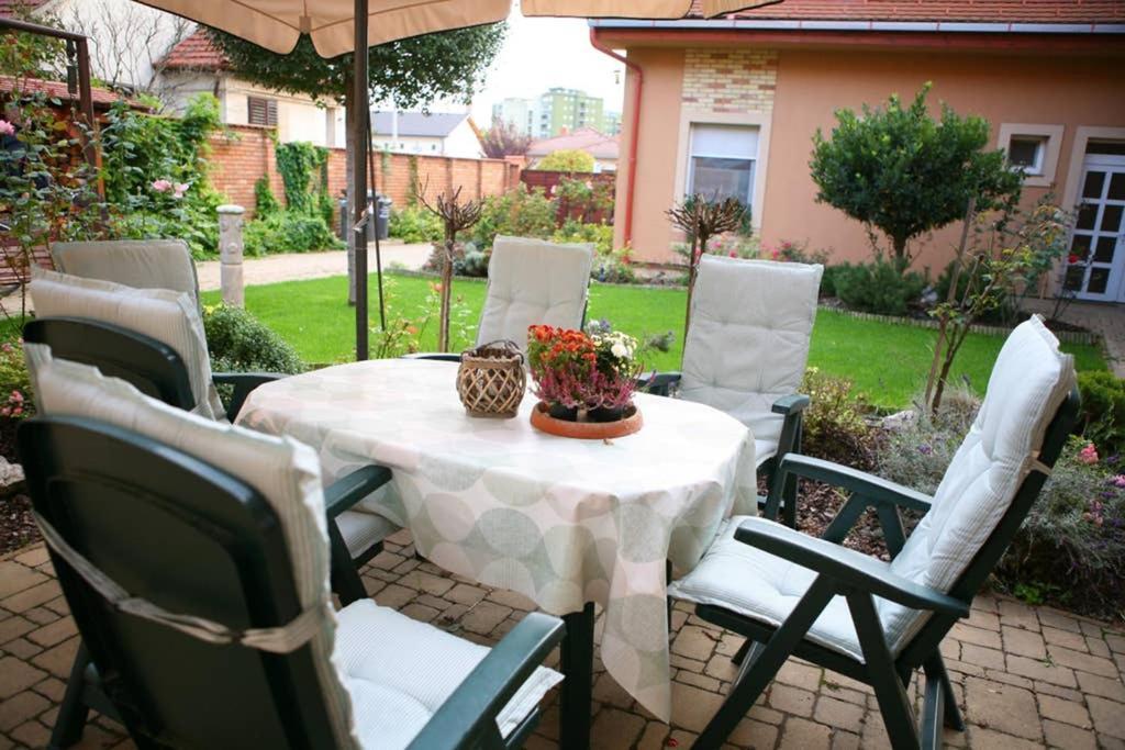 Teubel Apartman 2 Szekesfehervar Exterior photo