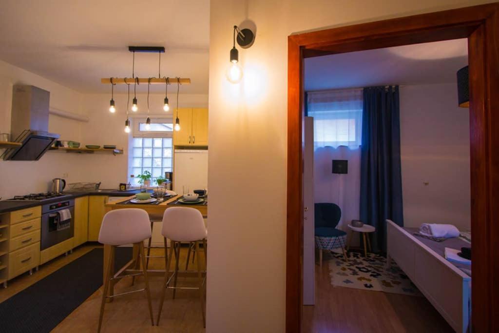 Teubel Apartman 2 Szekesfehervar Exterior photo