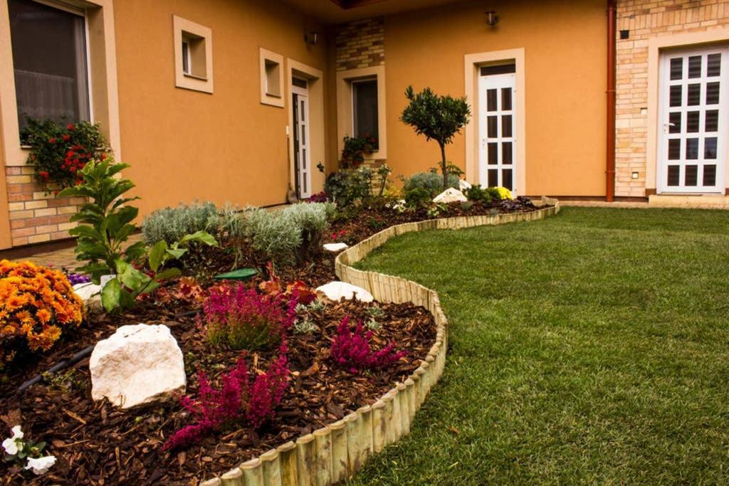 Teubel Apartman 2 Szekesfehervar Exterior photo